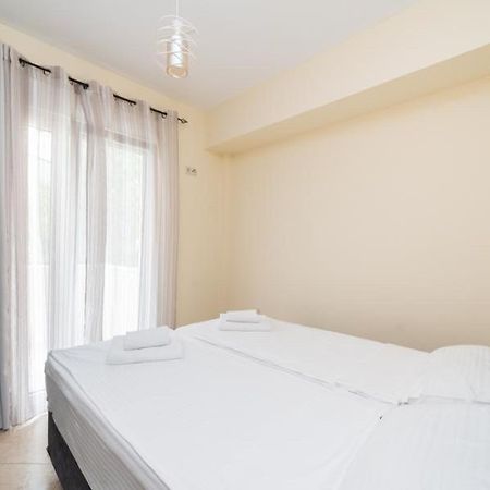 Thea Apartments Nea Iraklitsa Dış mekan fotoğraf