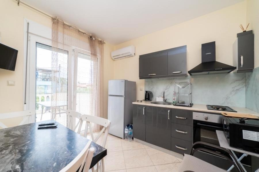 Thea Apartments Nea Iraklitsa Dış mekan fotoğraf